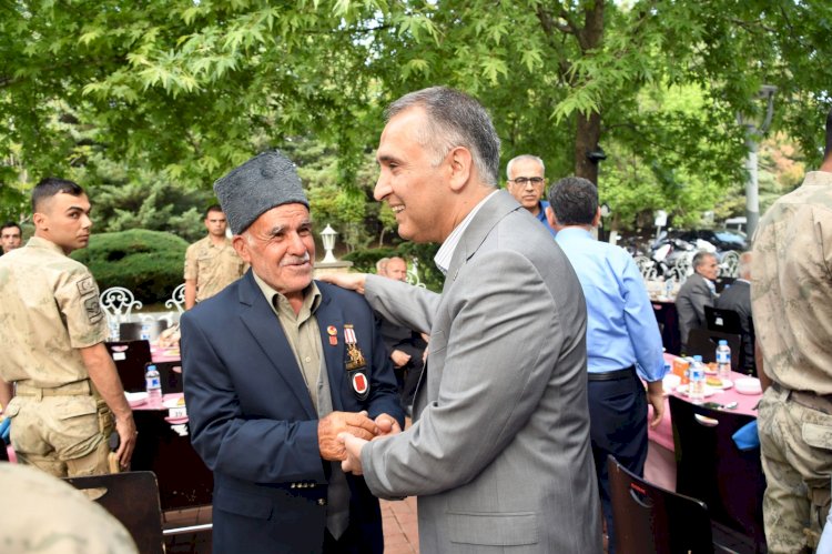 Adıyaman Şehitlerini Andı