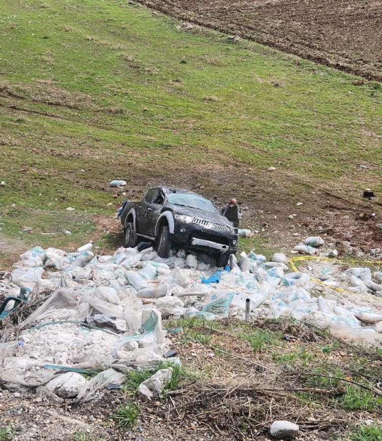 Kamyonet şarampole yuvarlandı: 2 yaralı